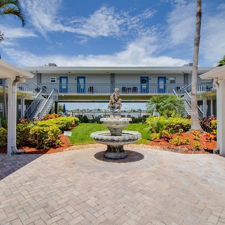 Appartamento 102-Tiny Treasure-Waterfront With Heated Pool St. Pete Beach Esterno foto