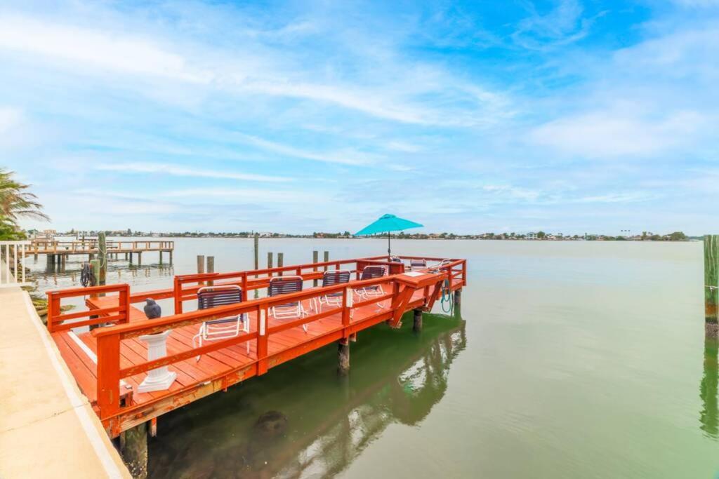 Appartamento 102-Tiny Treasure-Waterfront With Heated Pool St. Pete Beach Esterno foto