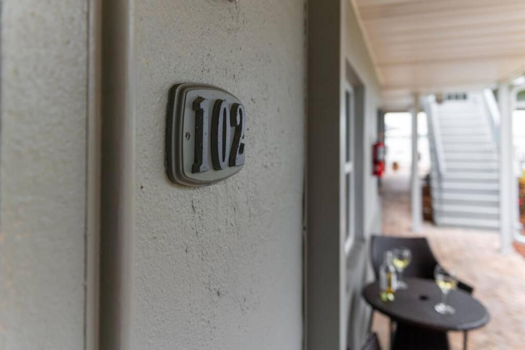 Appartamento 102-Tiny Treasure-Waterfront With Heated Pool St. Pete Beach Esterno foto