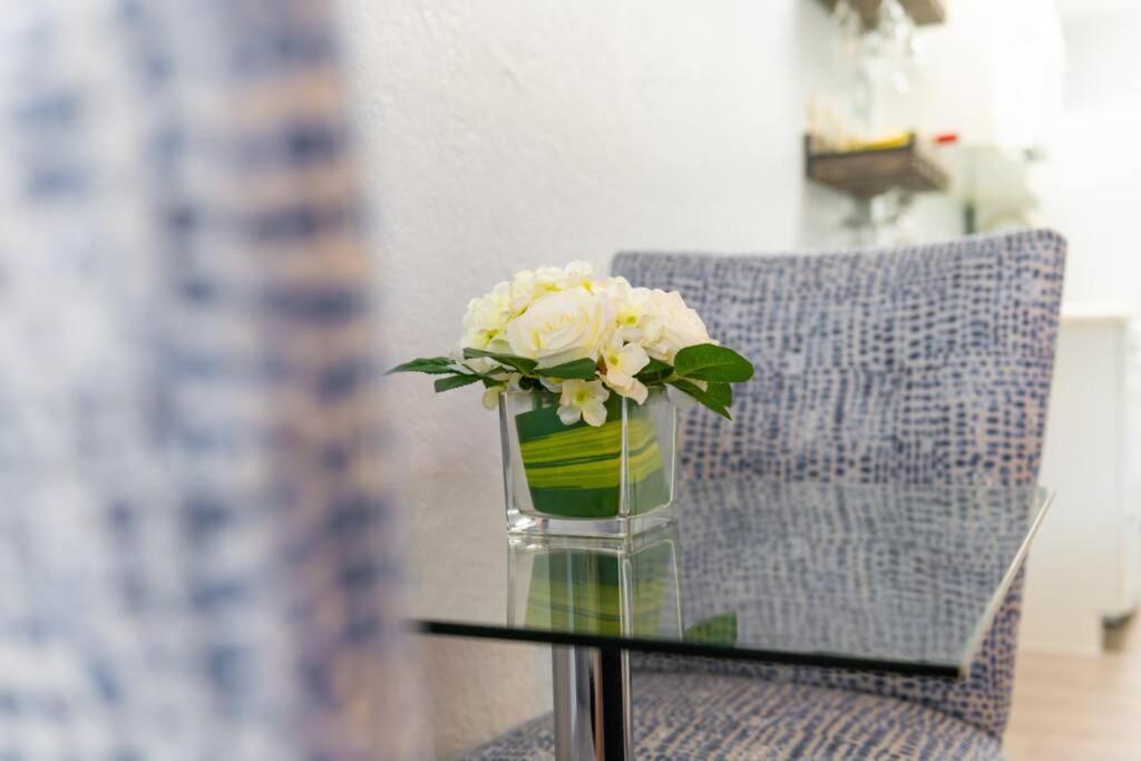 Appartamento 102-Tiny Treasure-Waterfront With Heated Pool St. Pete Beach Esterno foto