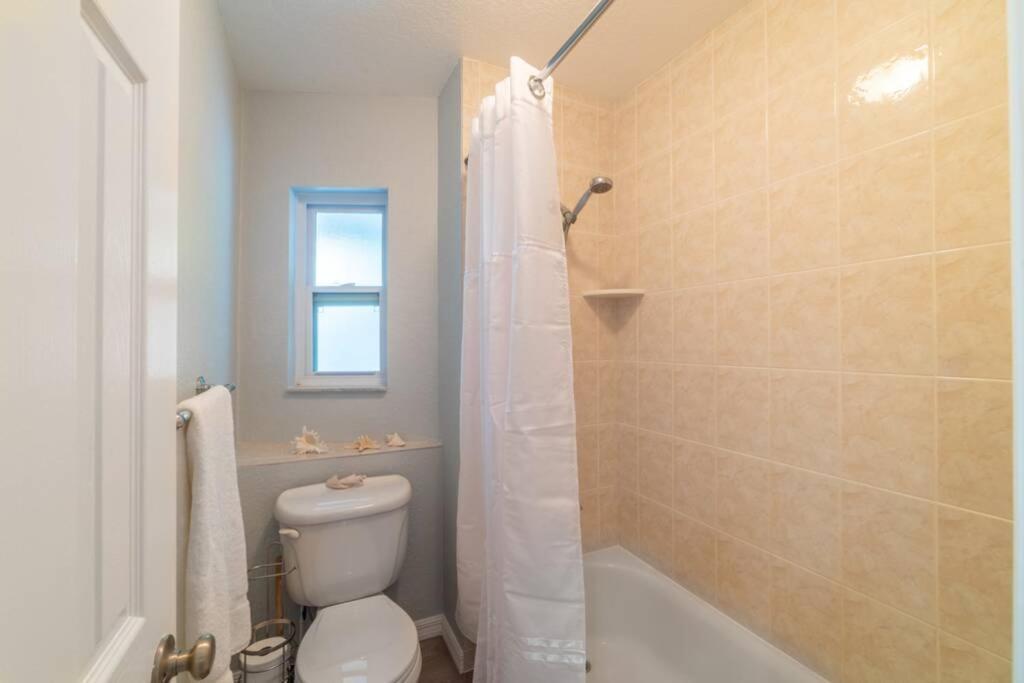 Appartamento 102-Tiny Treasure-Waterfront With Heated Pool St. Pete Beach Esterno foto