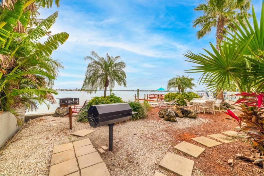 Appartamento 102-Tiny Treasure-Waterfront With Heated Pool St. Pete Beach Esterno foto
