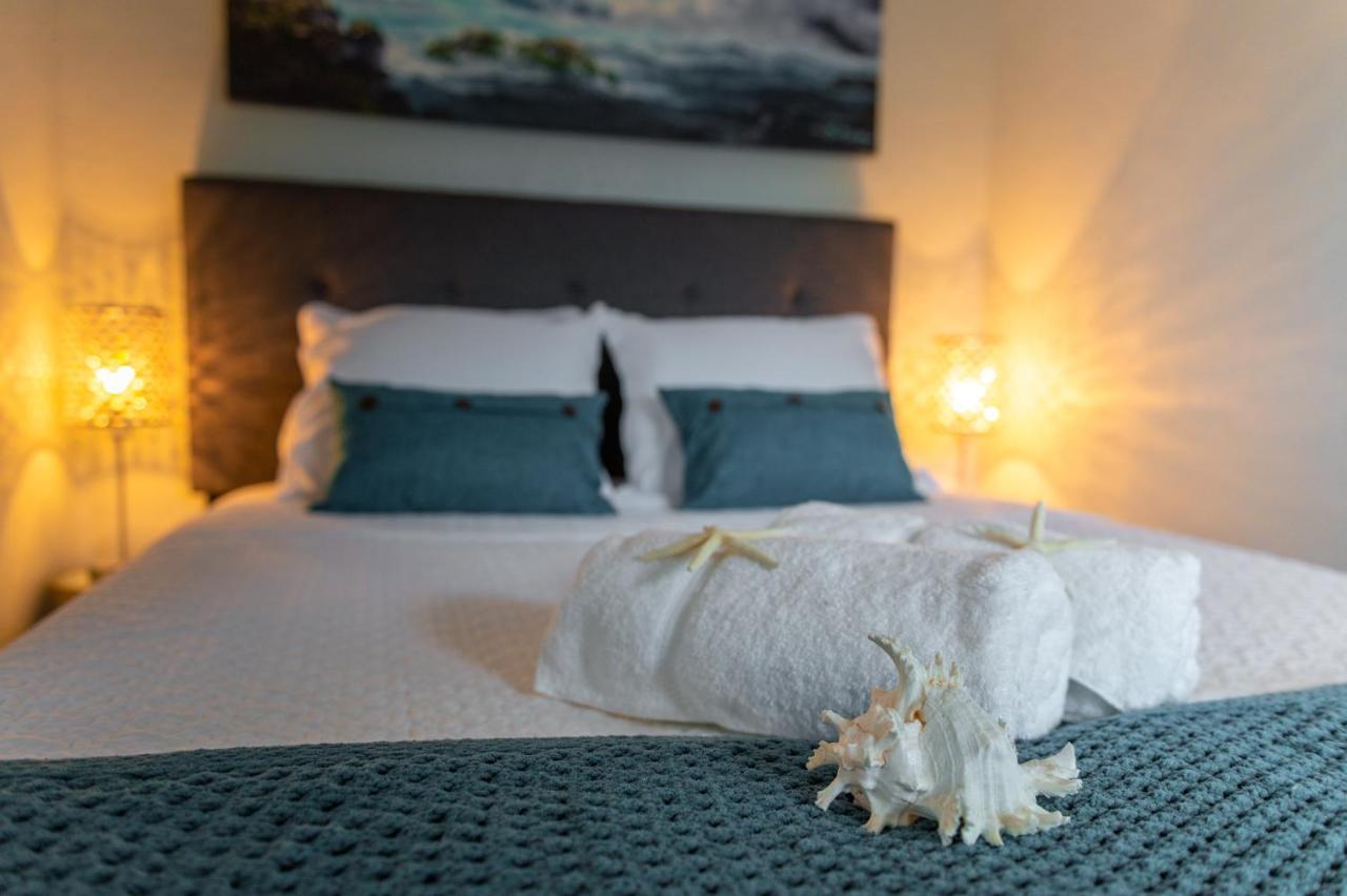 Appartamento 102-Tiny Treasure-Waterfront With Heated Pool St. Pete Beach Esterno foto