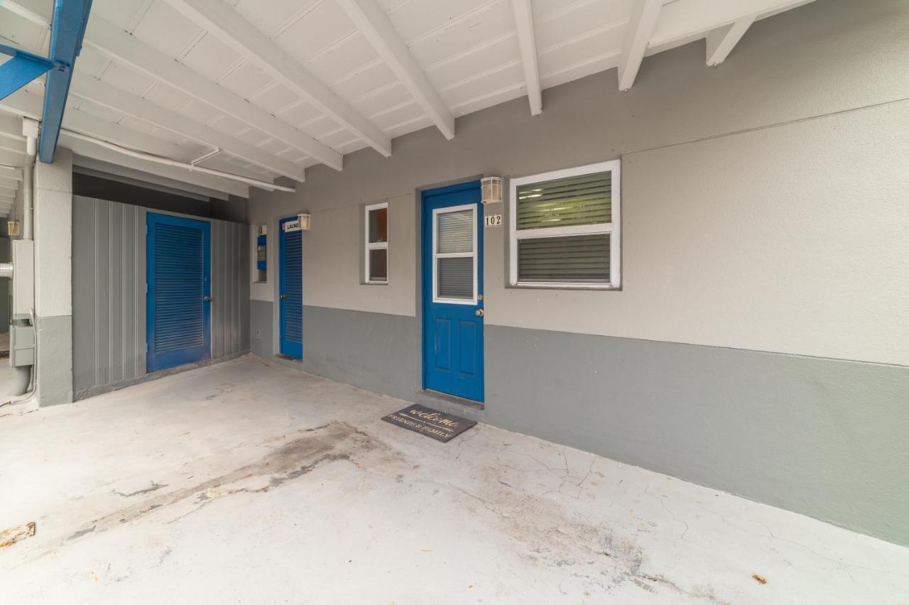 Appartamento 102-Tiny Treasure-Waterfront With Heated Pool St. Pete Beach Esterno foto