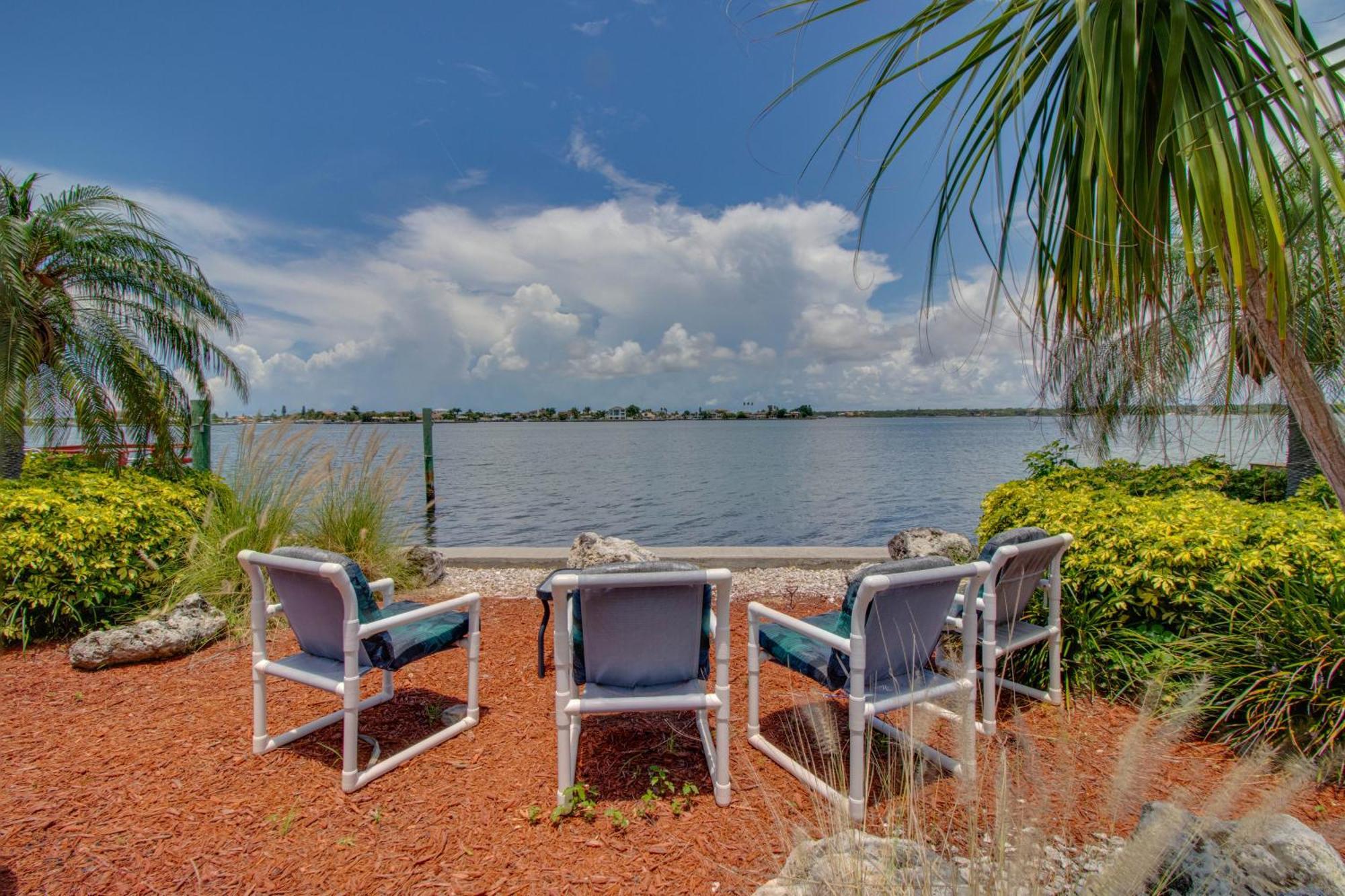 Appartamento 102-Tiny Treasure-Waterfront With Heated Pool St. Pete Beach Esterno foto